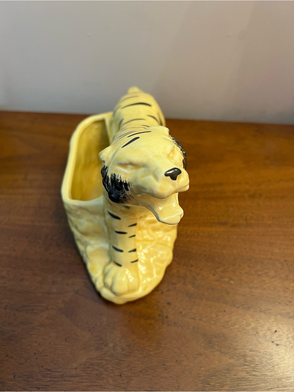 Vintage 1950s Yellow Ceramic Tiger Planter - Mid Century Modern - Picture 4 of 8